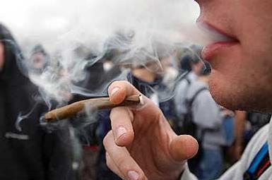 Teenagers-Smoking-Marijuana